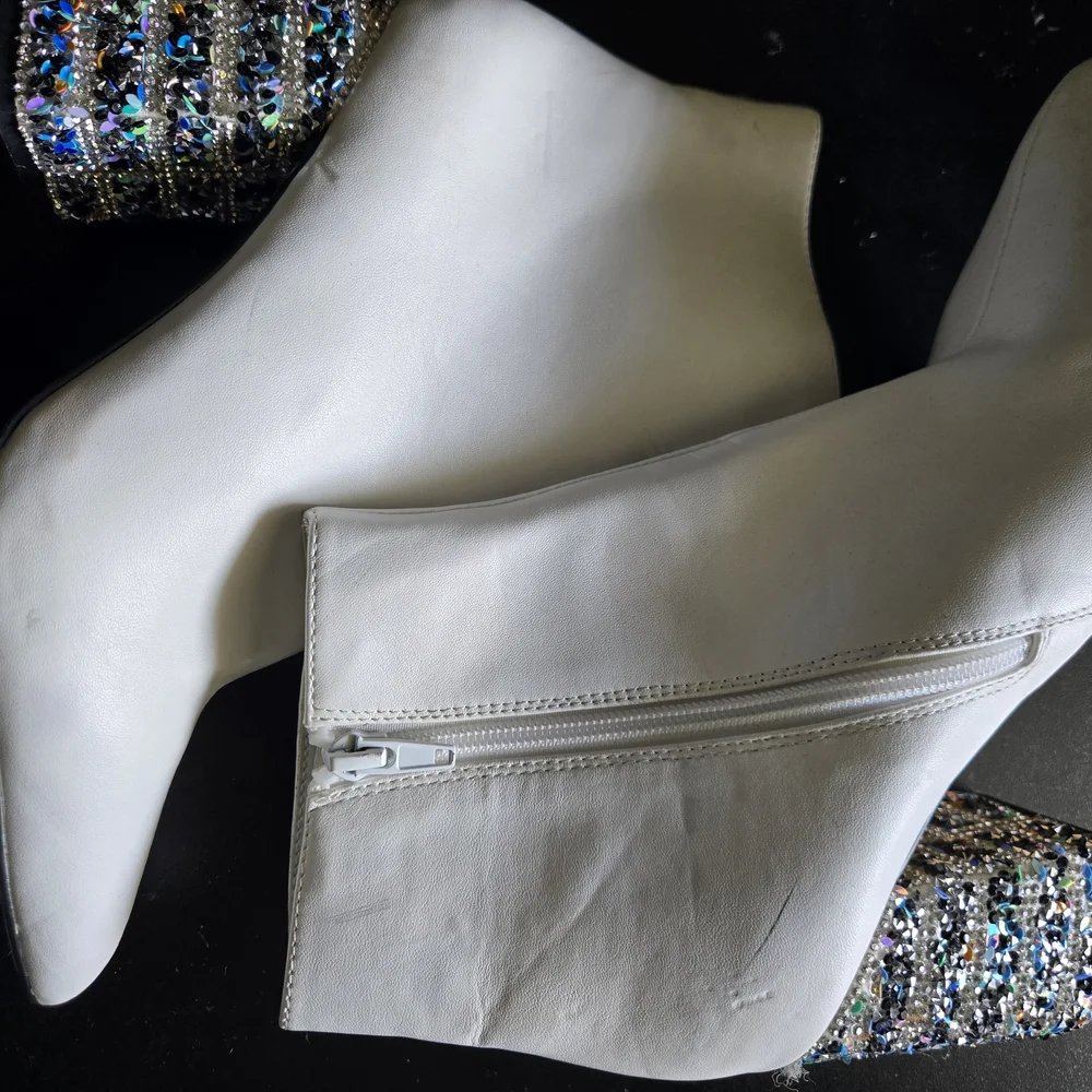 Betsey Johnson Women's Ankle Booties Kassie White Embellished Block Heel - Picture 8 of 9